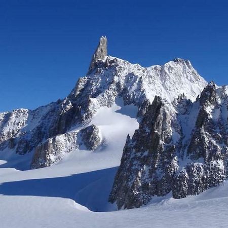 Le Joli Coin Du Passage Lägenhet Aosta Exteriör bild