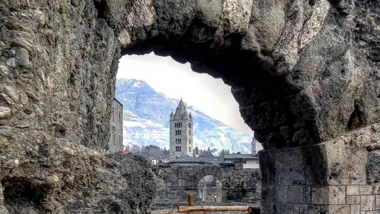 Le Joli Coin Du Passage Lägenhet Aosta Exteriör bild